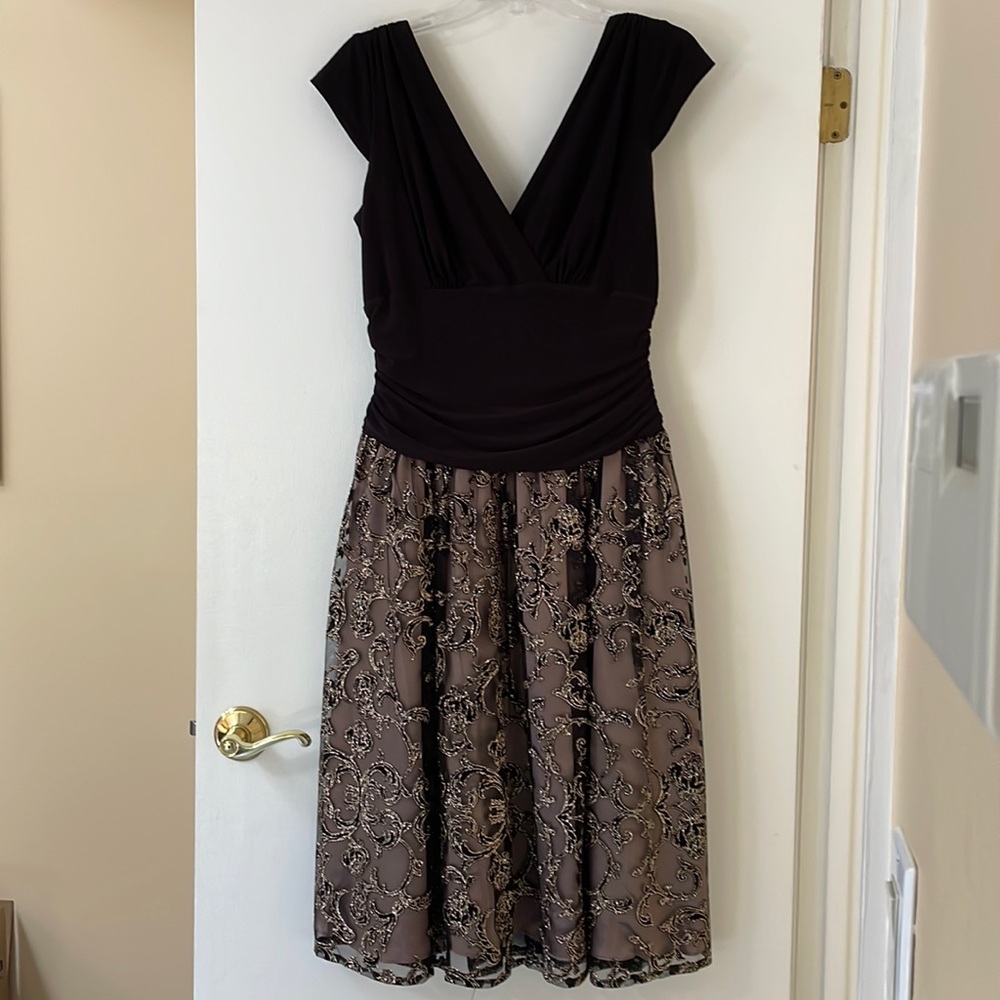 SLNY Evening Dress - black v-neck bodice, double lined skirt, tulle overlay.